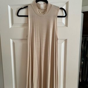 Sleeveless, turtleneck - flowy dress